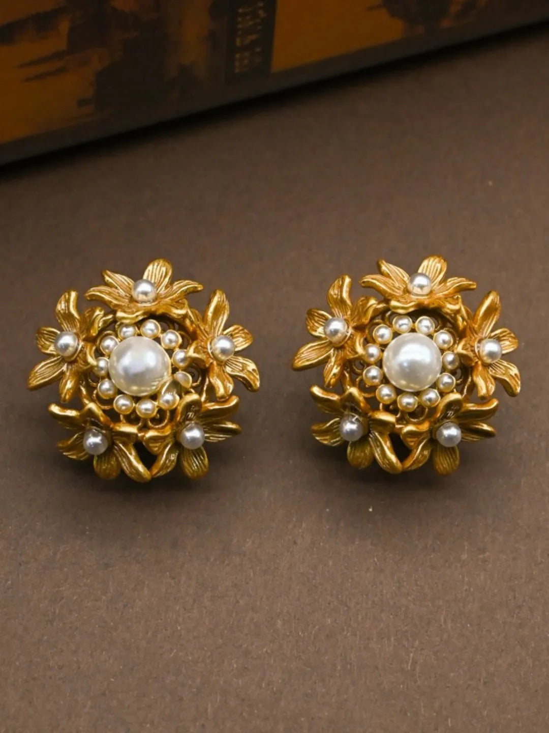 HOLLOW BLOOM EARRINGS