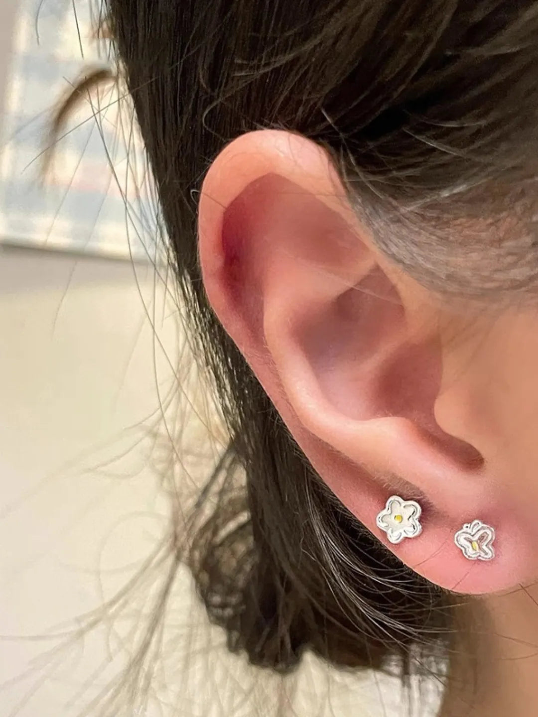 ASYMMETRIC FLOWER STUDS