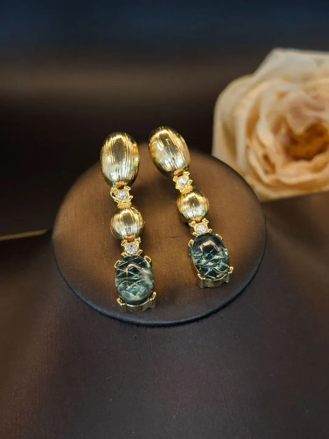 VINTAGE GLASS DROP EARRINGS