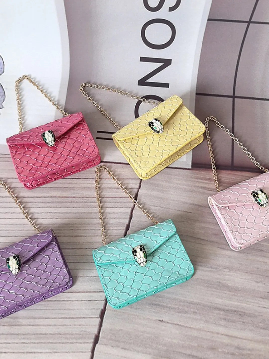 CHAIN SNAKE MINI BAG