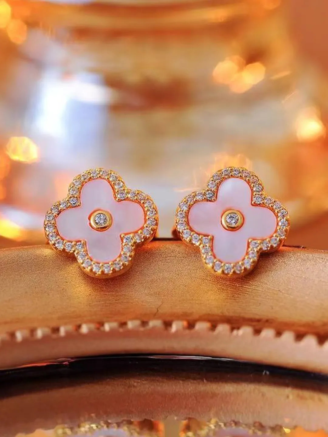 MOP FOUR-LEAF FLOWER EARRINGS